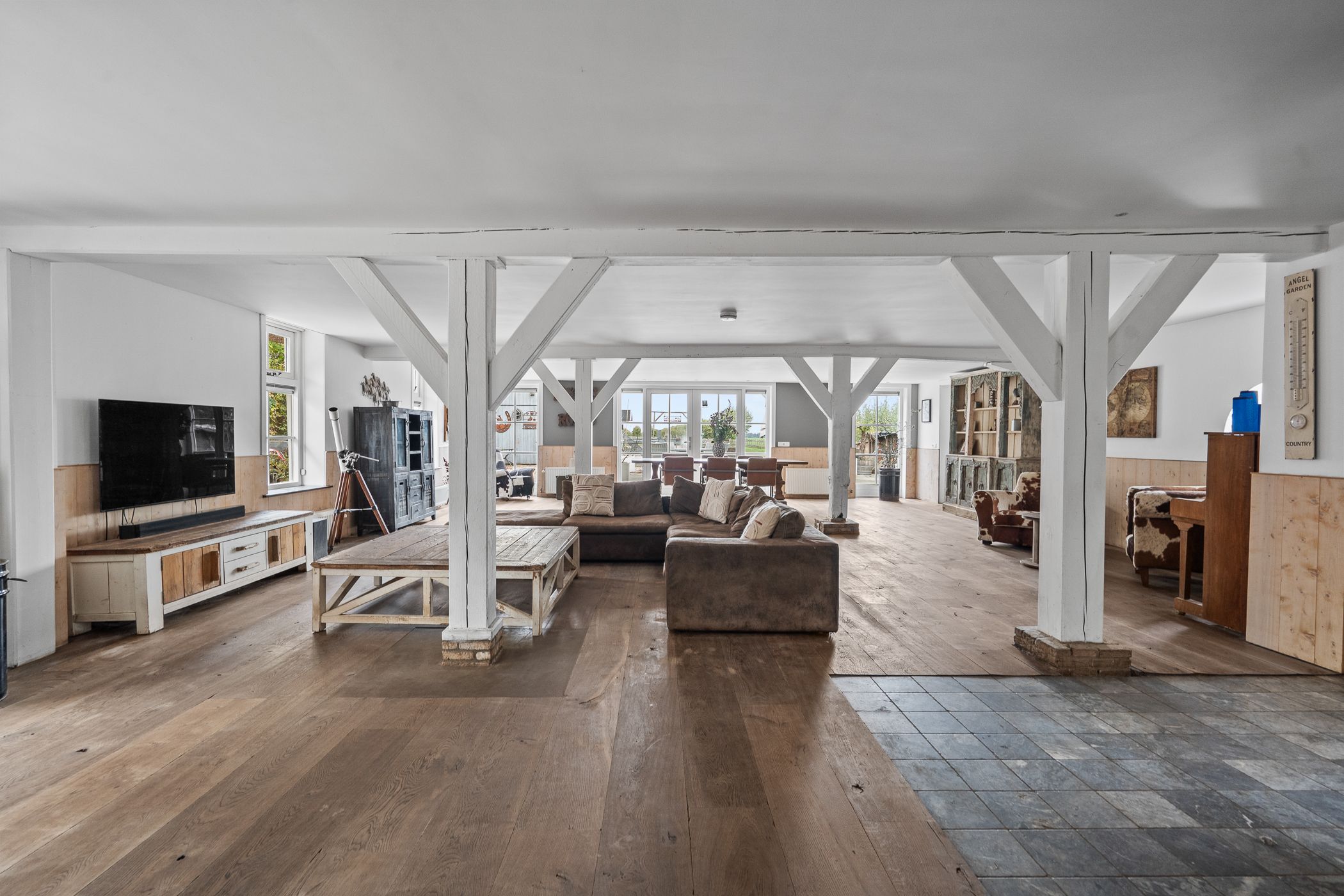 Foto 30 van Benedeneind NZ 384