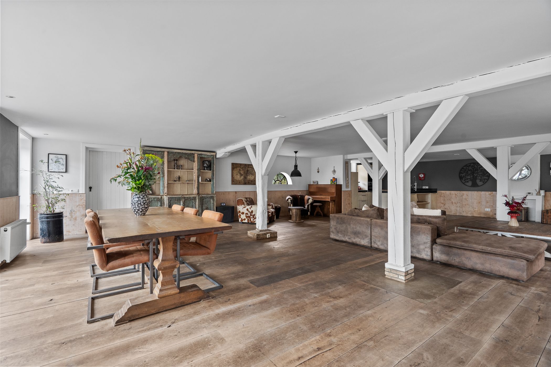 Foto 33 van Benedeneind NZ 384