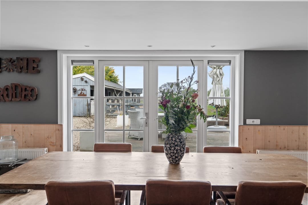 Foto 41 van Benedeneind NZ 384