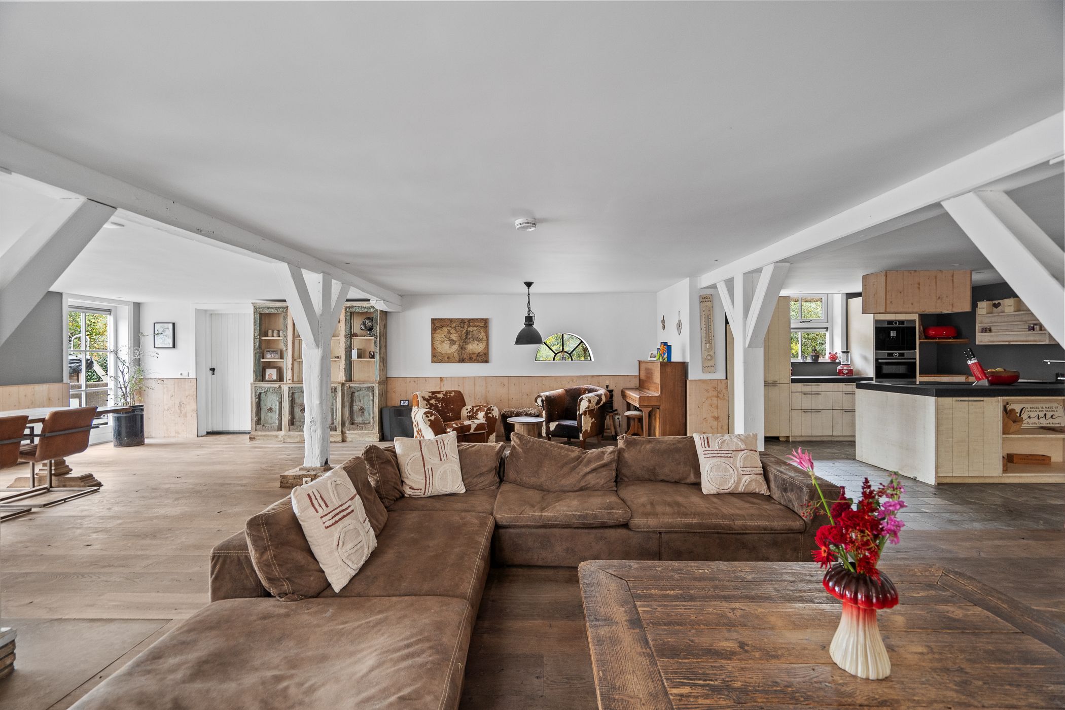 Foto 42 van Benedeneind NZ 384