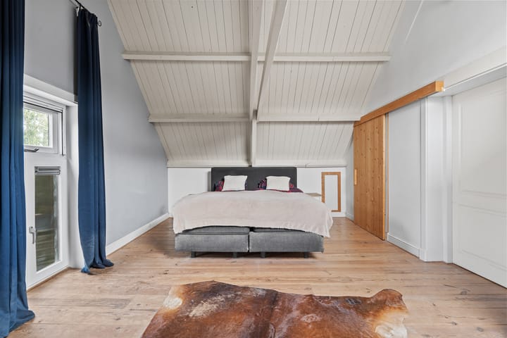 Photo 53 of Benedeneind NZ 384