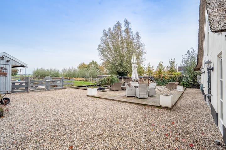 Photo 69 of Benedeneind NZ 384