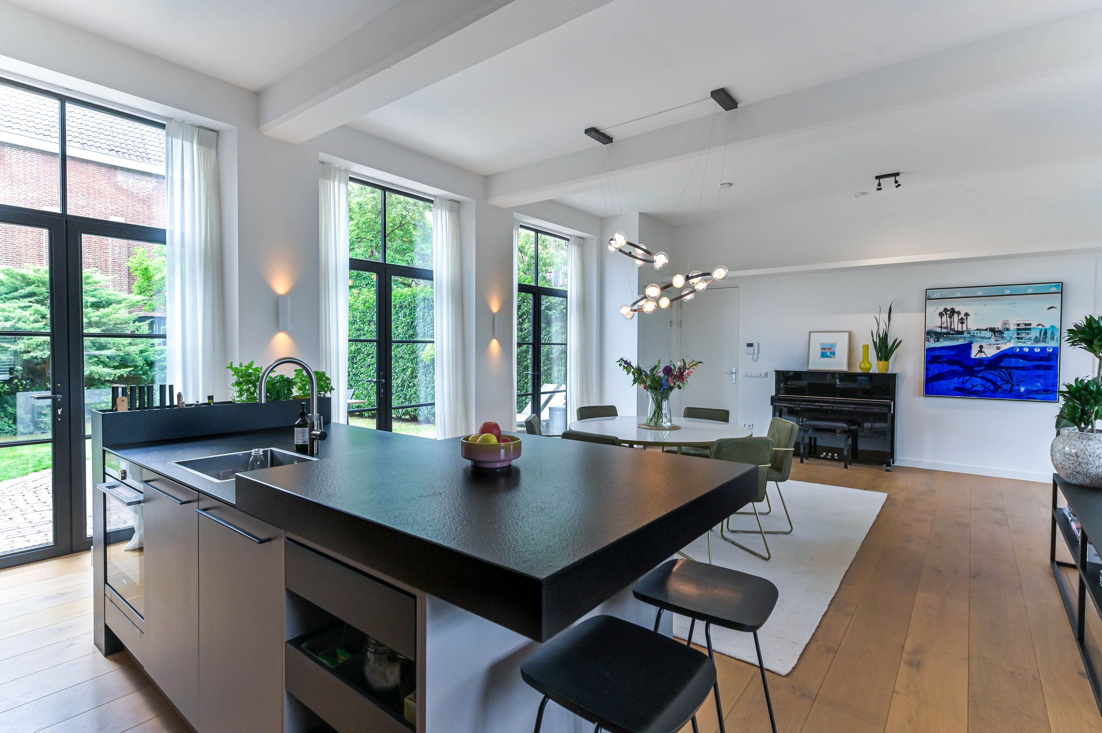 Photo 9 of Monseigneur Zwijsenstraat 2-C