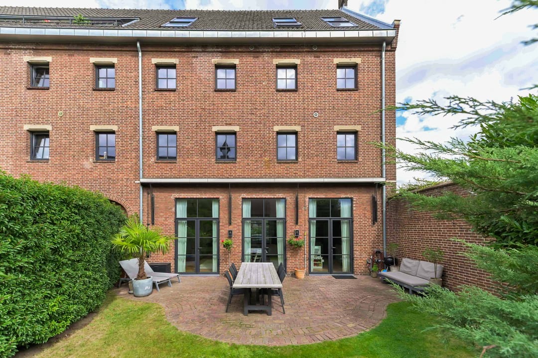 Photo 2 of Monseigneur Zwijsenstraat 2-C