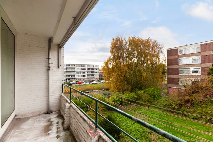 Photo 4 of Datheenstraat 225