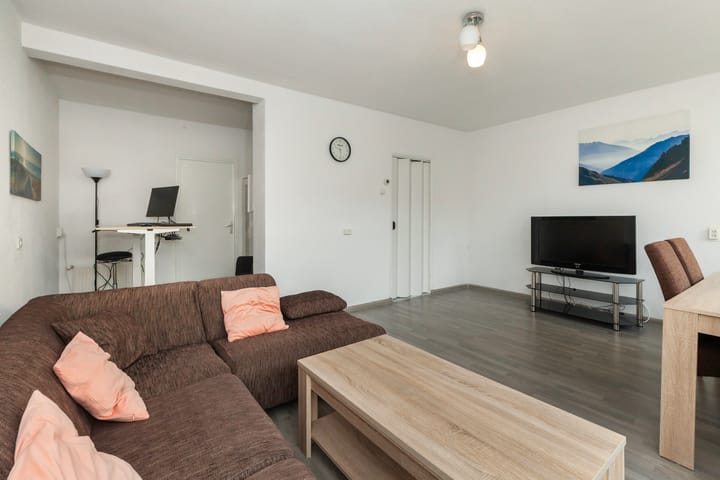 Photo 11 of Datheenstraat 225