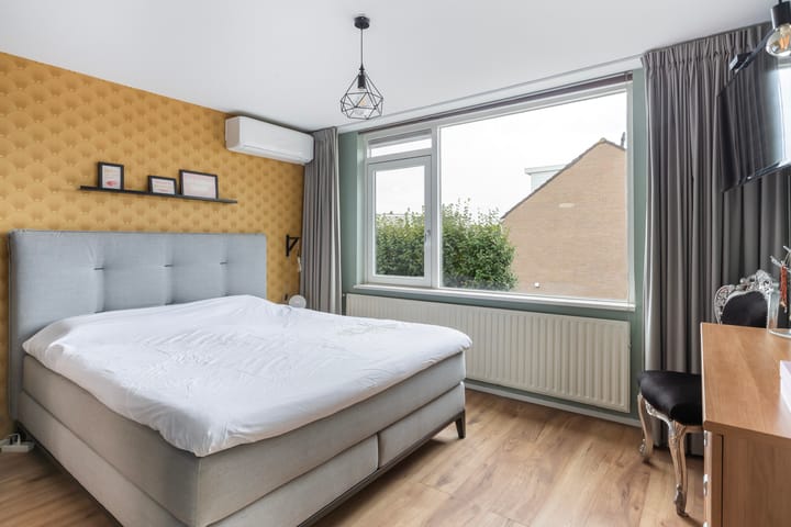 Photo 40 of Schildtale 9