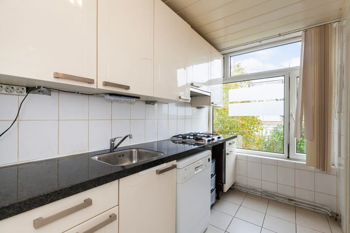 Photo 17 of Datheenstraat 225