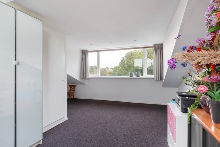 Photo 46 of Schildtale 9