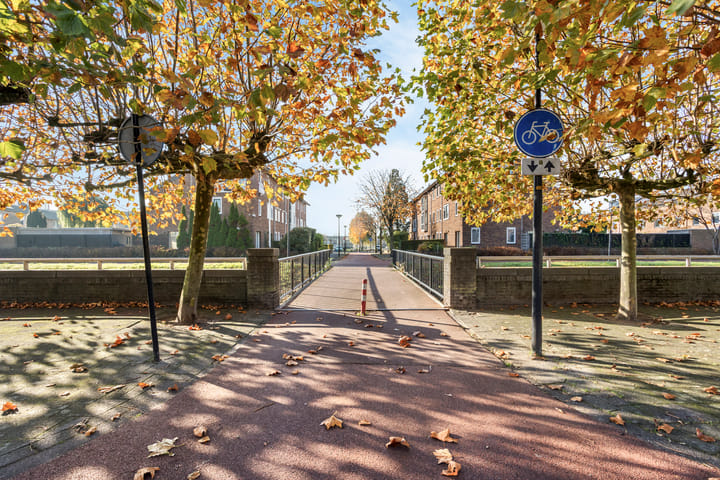 Foto 42 van Wim Sonneveldstraat 4