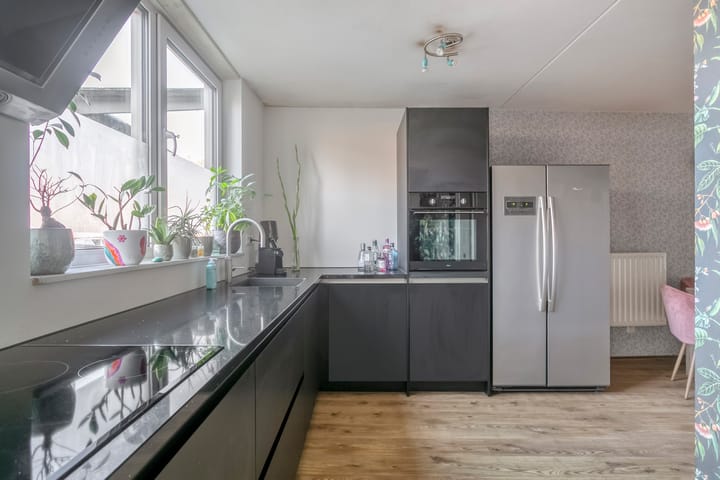 Foto 10 van Beloegastraat 12