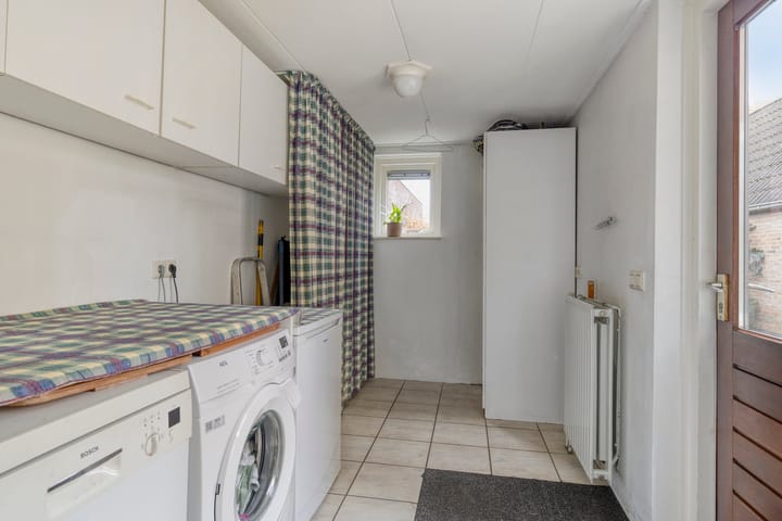 Foto 18 van Tynaarlosestraat 49-A