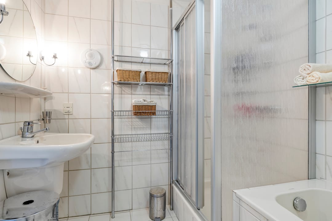 Photo 22 of Tynaarlosestraat 49-A