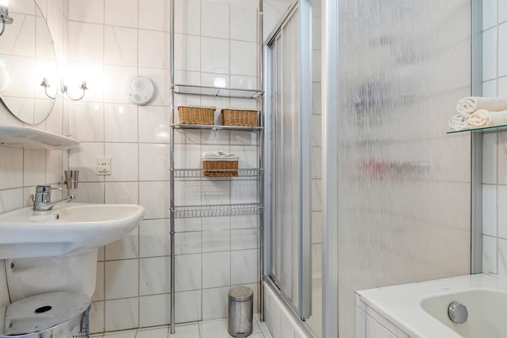 Foto 22 van Tynaarlosestraat 49-A