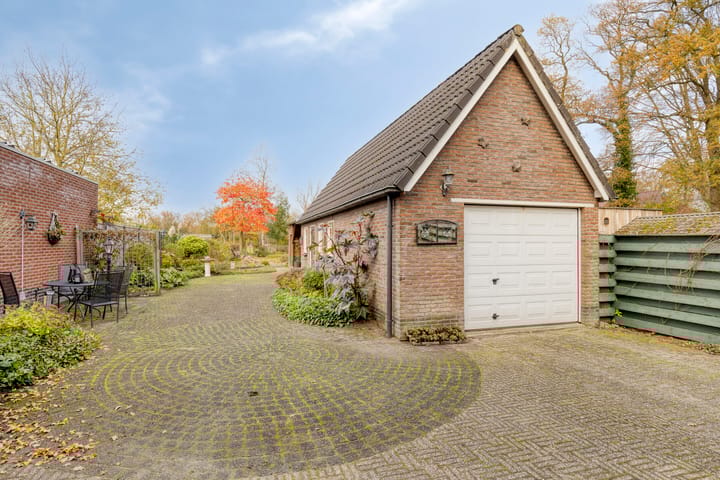 Foto 32 van Tynaarlosestraat 49-A