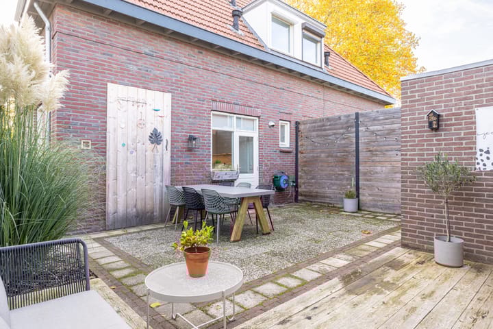 Foto 29 van Spoorstraat 4