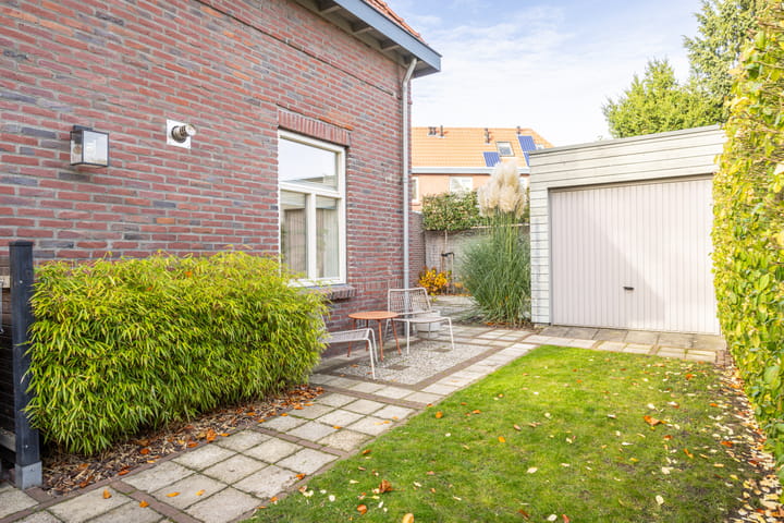 Foto 31 van Spoorstraat 4