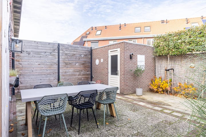 Foto 33 van Spoorstraat 4