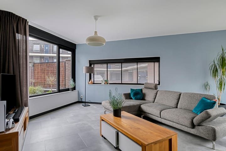 Photo 2 of Ambonstraat 2