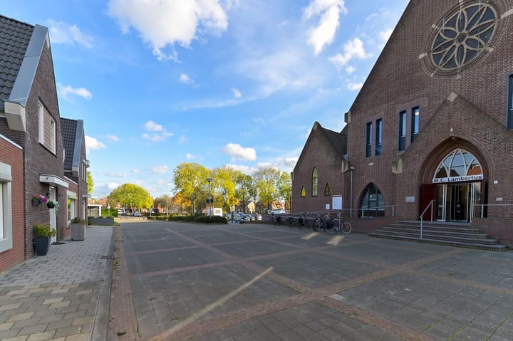 Foto 4 van Leeuwerikplein 10