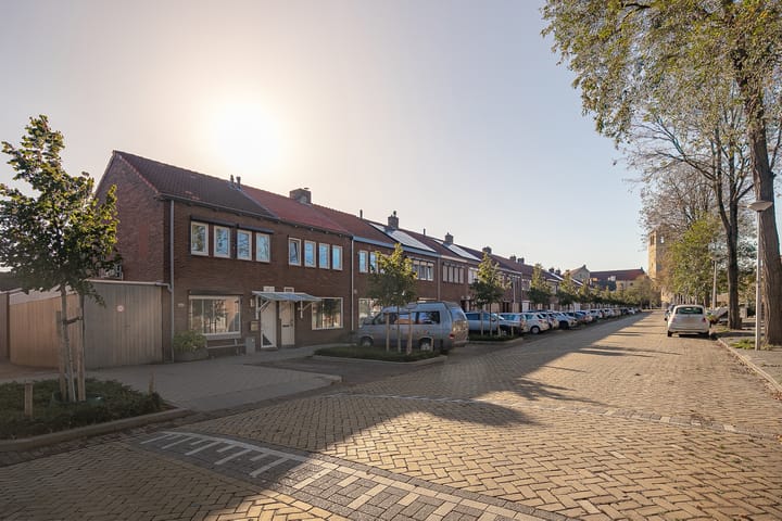 Foto 17 van Burgemeester van Oppenstraat 73