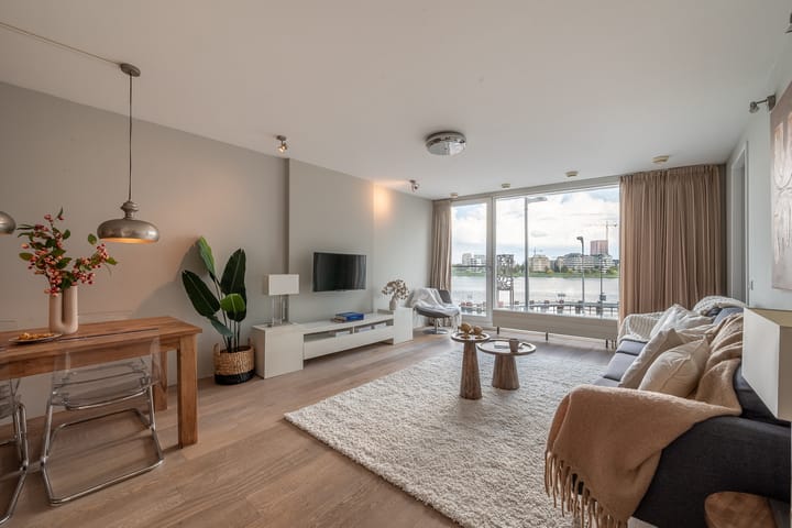 Photo 4 of Westerdoksdijk 305