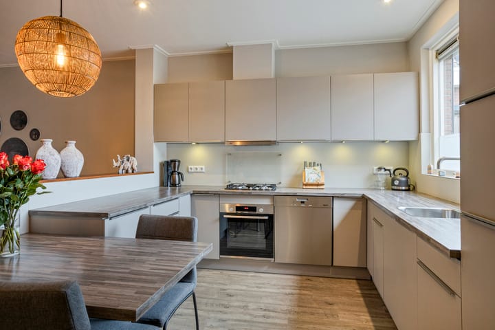 Photo 3 of Zwedeweg 22