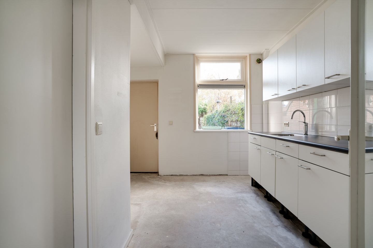 Photo 10 of Burg van Rielstraat 5