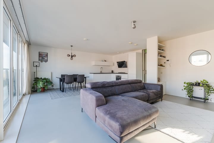 Photo 8 of Valkenburgerstraat 194-M