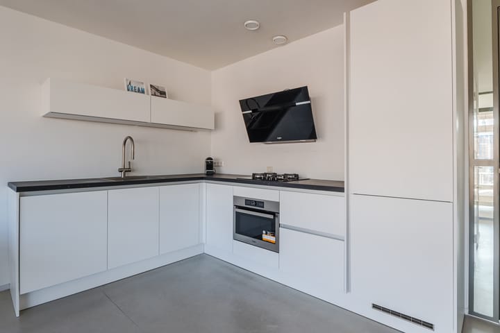 Photo 13 of Valkenburgerstraat 194-M