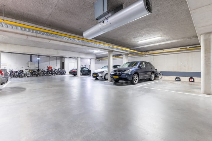 Photo 27 of Valkenburgerstraat 194-M