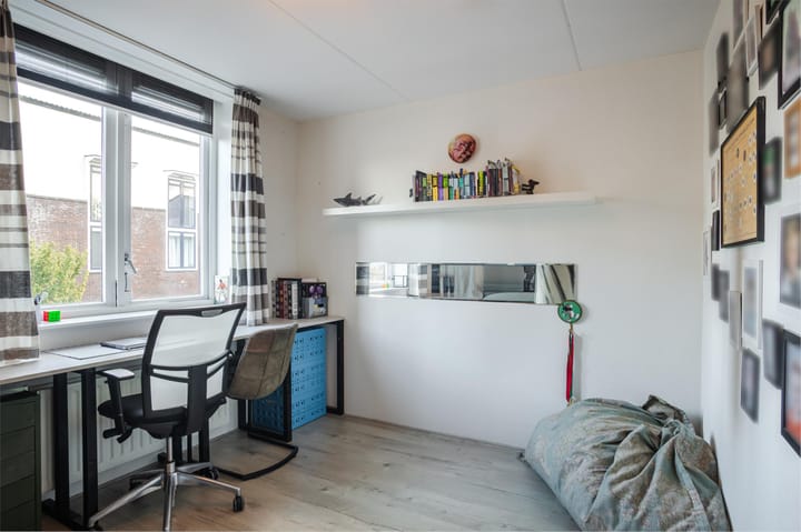 Photo 29 of Alexander Voormolenstraat 10