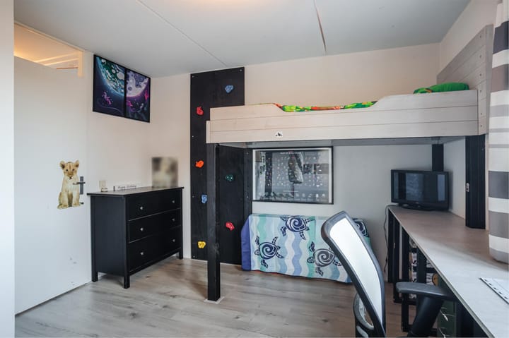 Photo 30 of Alexander Voormolenstraat 10