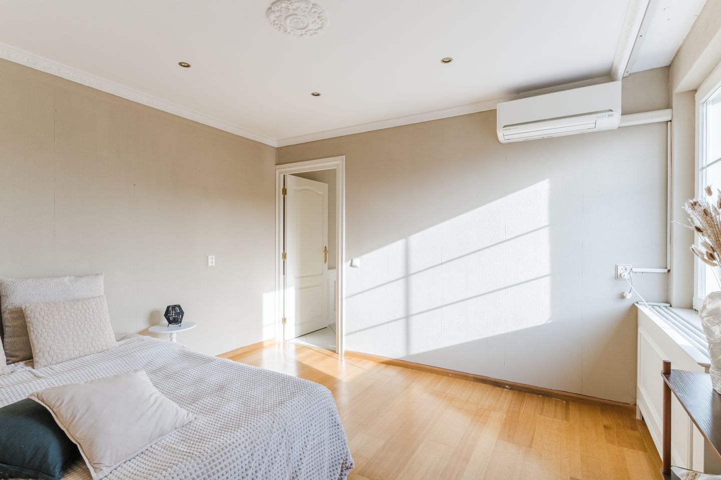 Photo 10 of Dorpsstraat 42-D