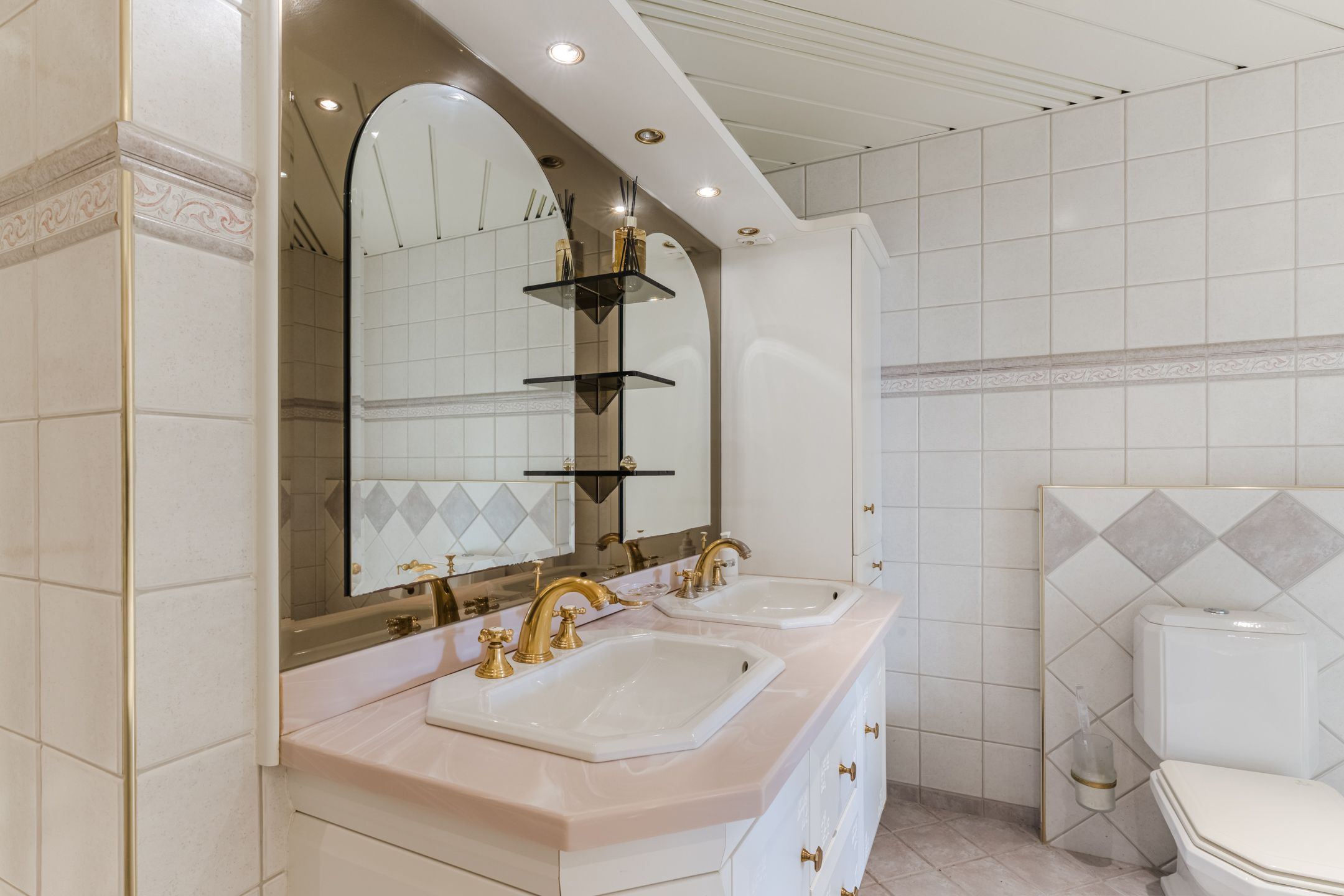 Photo 15 of Dorpsstraat 42-D