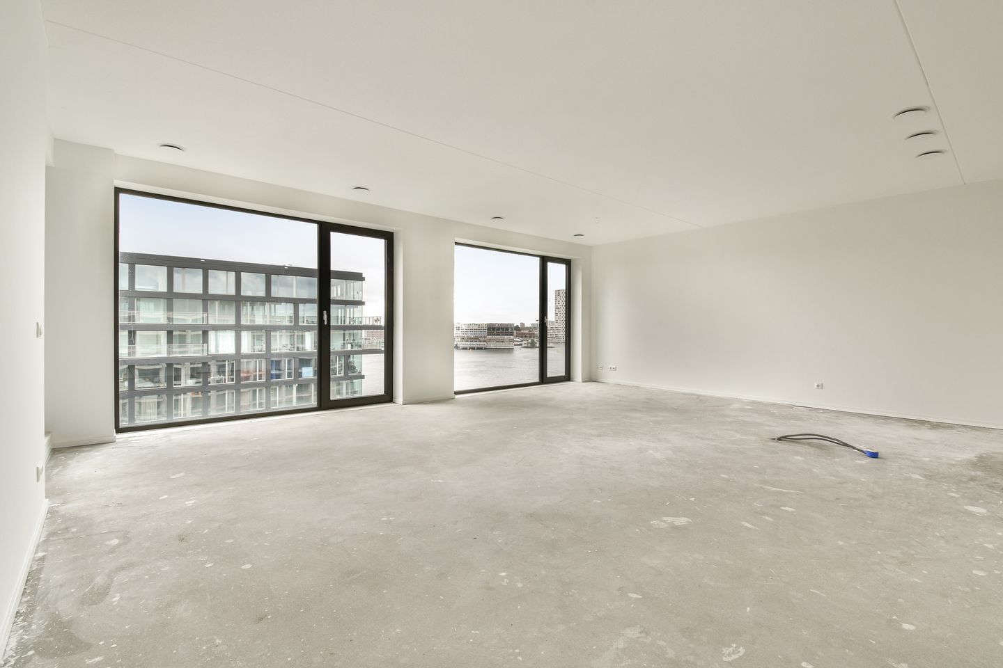 Photo 4 of THIS. (Bouwnr. 486)