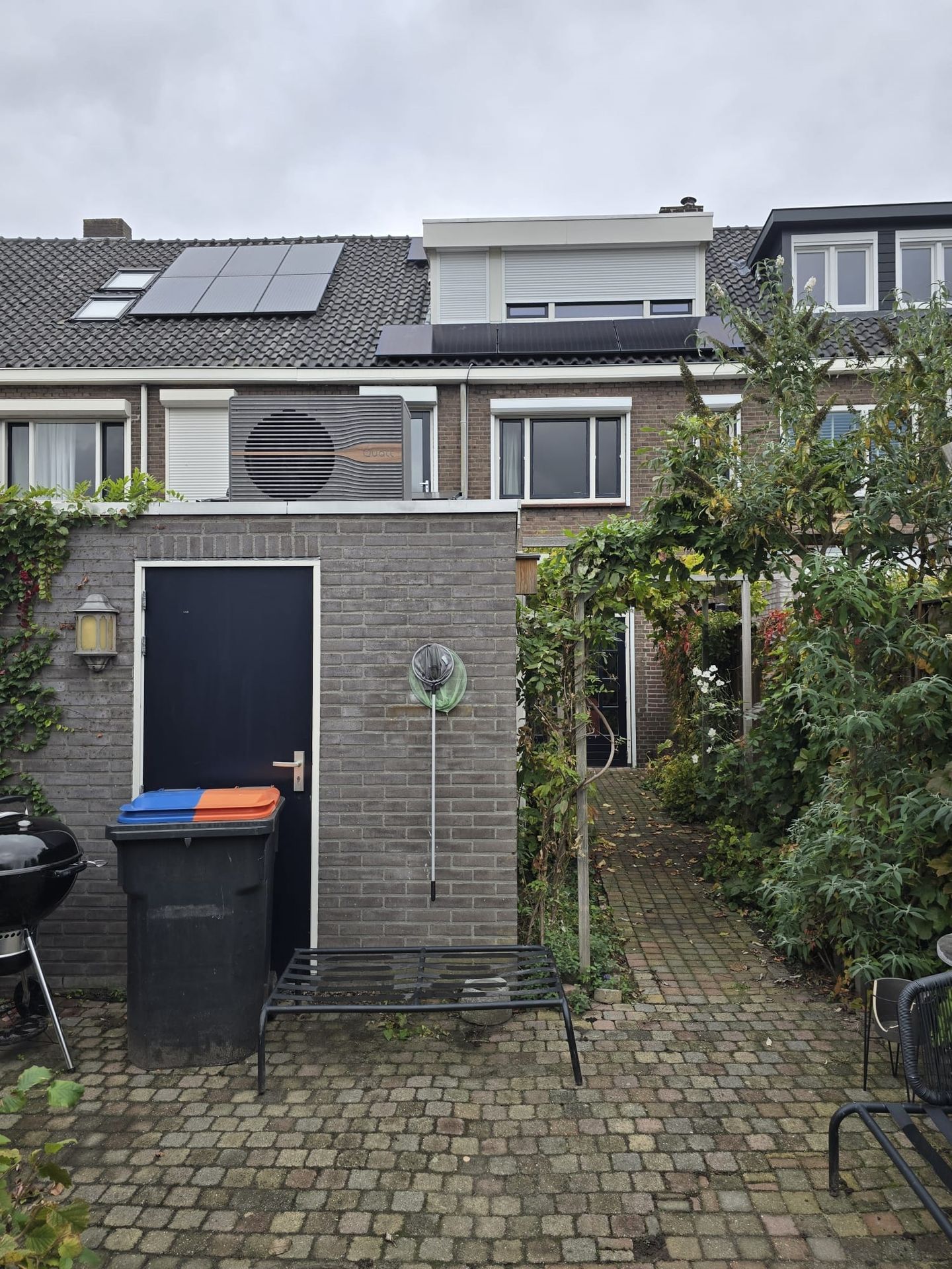 Photo 14 of Van Meterenstraat 24