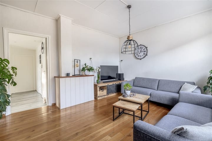 Photo 10 of Schoolstraat 21