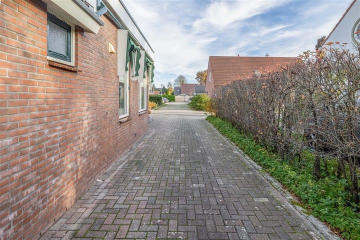 Photo 36 of Schoolstraat 21