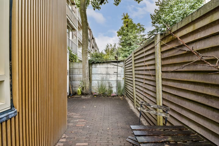 Photo 6 of Lutmastraat 73-H