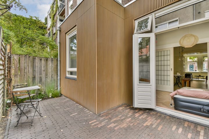 Photo 7 of Lutmastraat 73-H