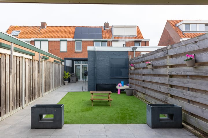 Photo 32 of Rozenstraat 50