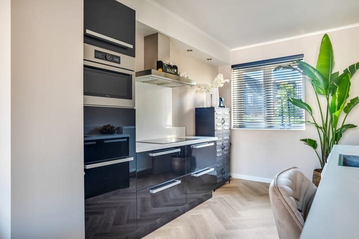 Photo 10 of Robert Josephstraat 32