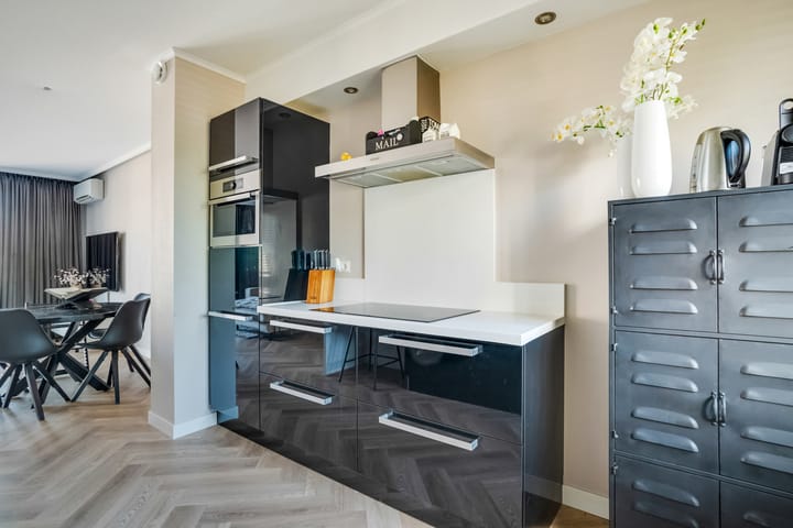 Photo 13 of Robert Josephstraat 32