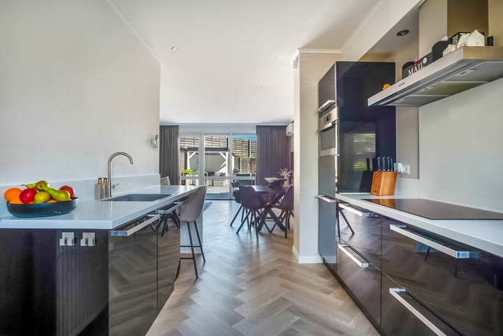 Photo 15 of Robert Josephstraat 32