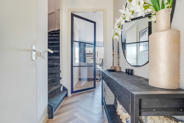 Photo 19 of Robert Josephstraat 32