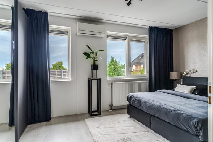 Photo 23 of Robert Josephstraat 32