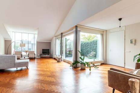 Helmstok 7 secondary image