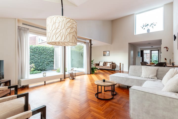 Foto 12 van Helmstok 7