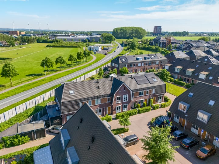 Photo 41 of Robert Josephstraat 32